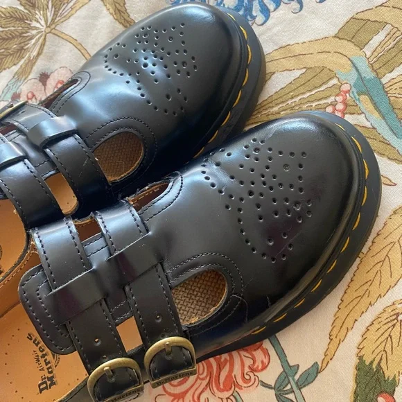 Dr. Martens Mary Janes EUC (Size 7) - Picture 5 of 10